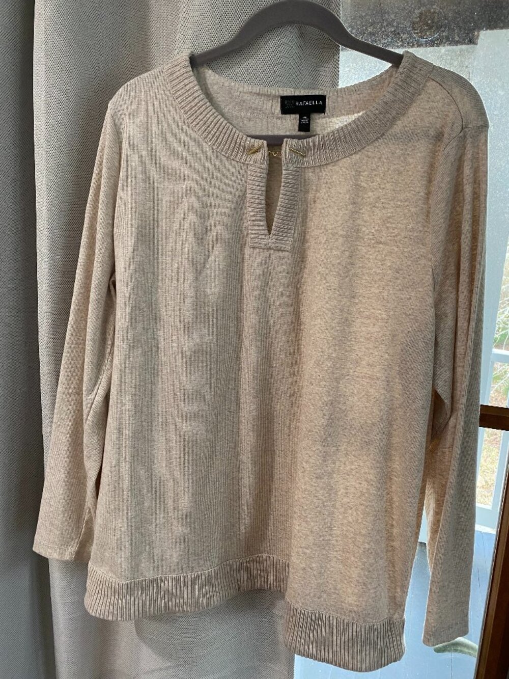 Rafealla Beige Long Sleeve Sz XXL Sweater New w/o tag lost weight and never wore